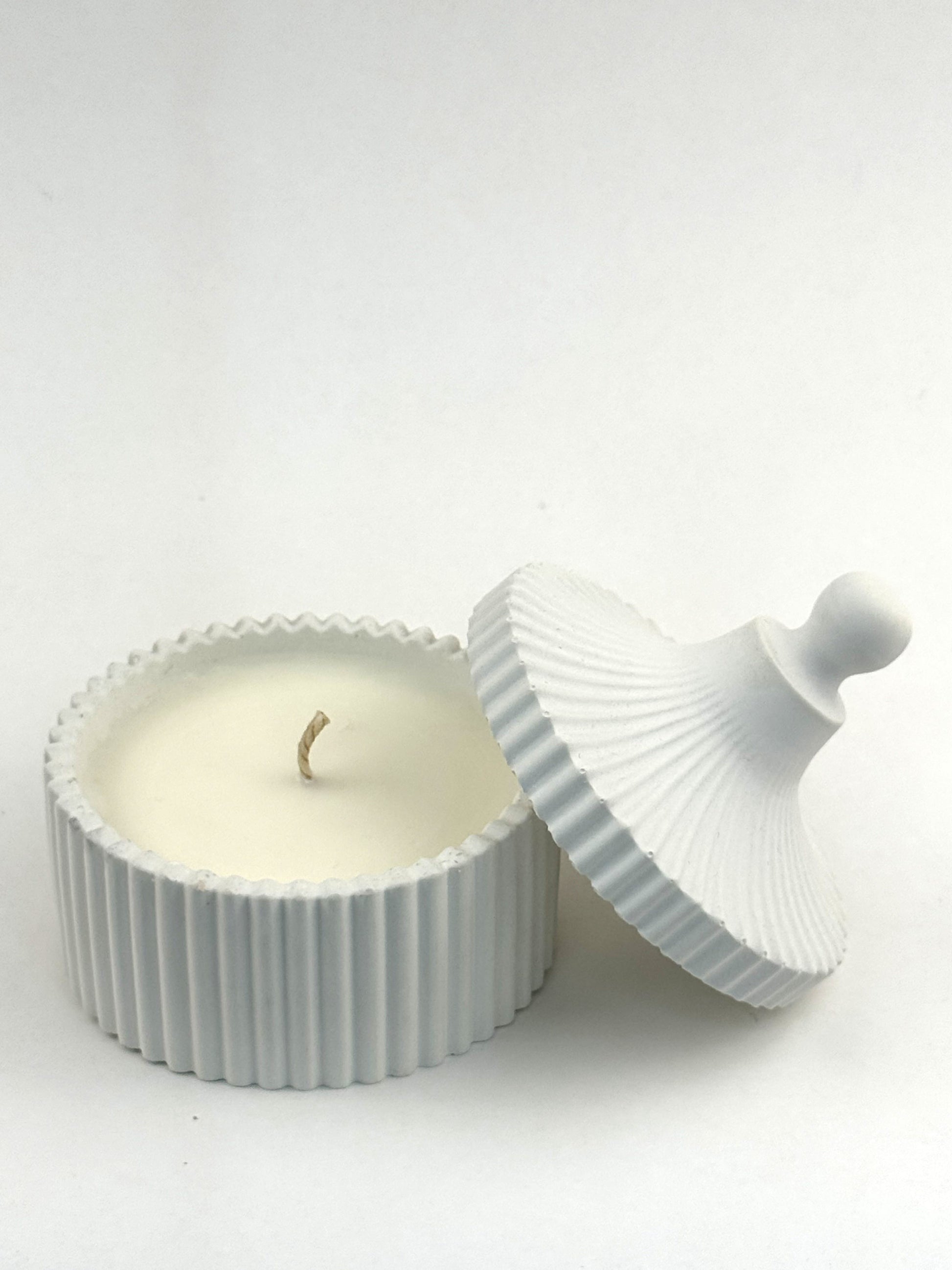 Natural Soy — Hand-Cast Ribbed Jar Unscented Candle with natural beige wax
