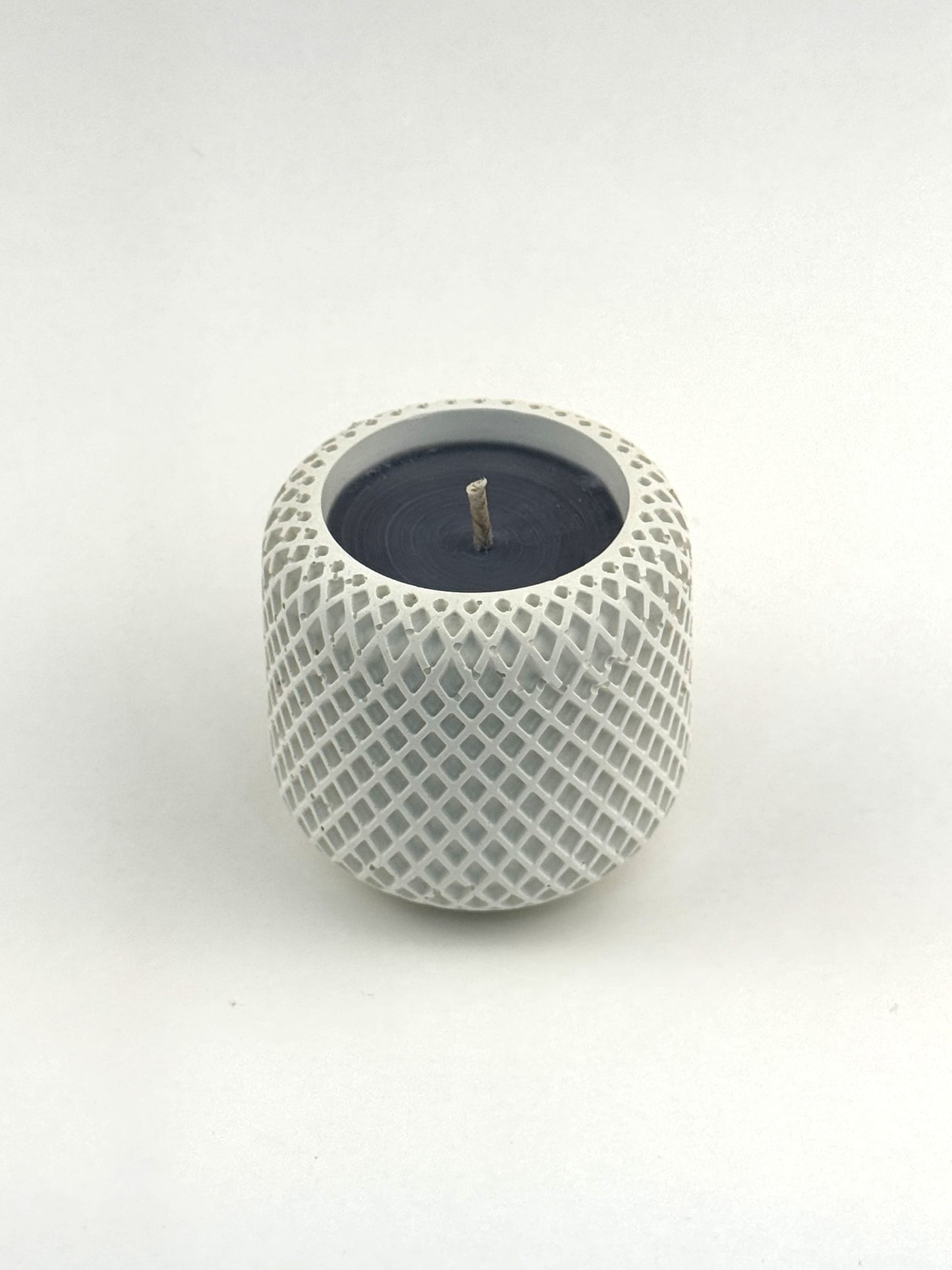 Sandalwood Amber — Hand-Cast Scaled Jar Soy Candle with black wax