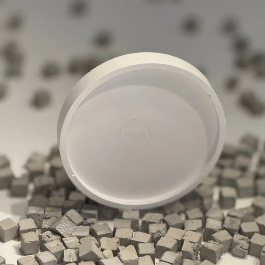 Minimalist circular plaster stand for small objects
